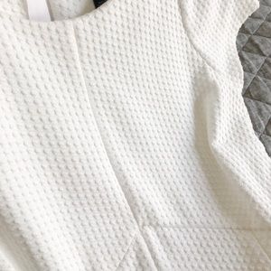 Banana Republic Dresses - Banana Republic Textured Flounce Dress Banana Republic Dresses - Banana Republic Textured Flounce Dress